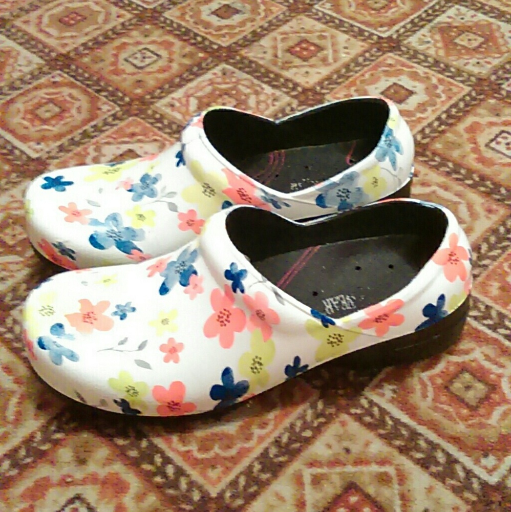 Nursing Clogs